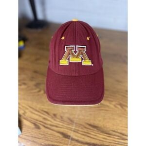 Minnesota Golden Gophers Hat Cap Fitted Mens Large Maroon Gold NCAA Stretch Fit‎